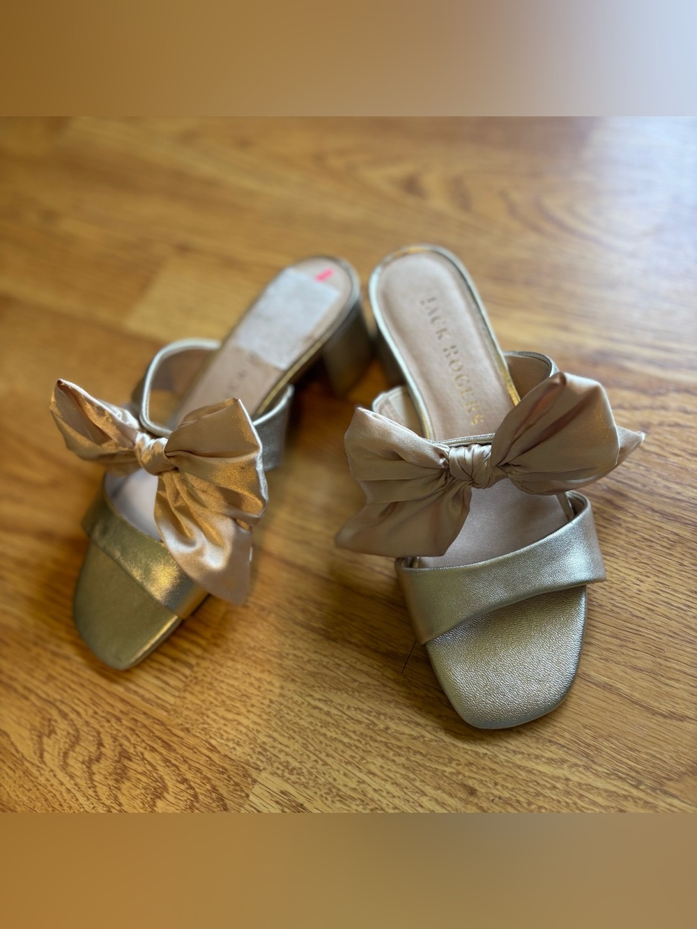 Jack Rogers Metallic Gold Bow Block Mid Heel Mules Holiday Sz 7